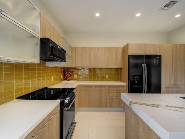 Продажа дома по адресу 173 SE 1st Cir 173 - фото 5543690