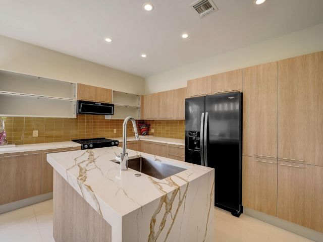 Продажа дома по адресу 173 SE 1st Cir 173 - фото 5543693