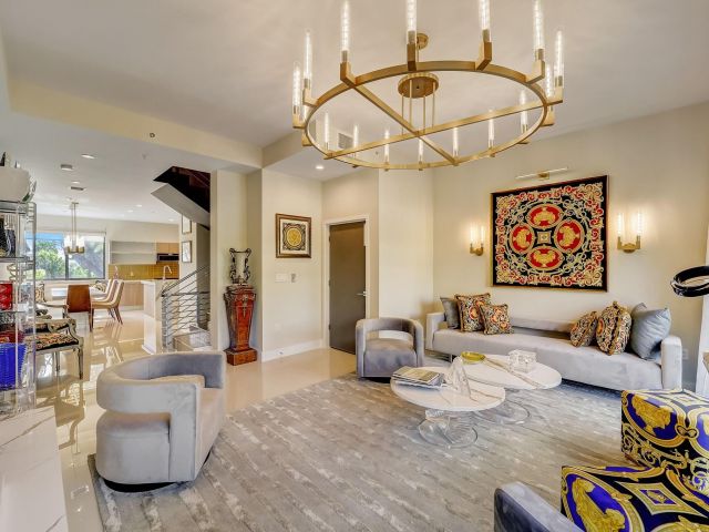 Продажа дома по адресу 173 SE 1st Cir 173 - фото 5543699