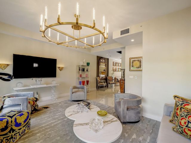 Продажа дома по адресу 173 SE 1st Cir 173 - фото 5543700