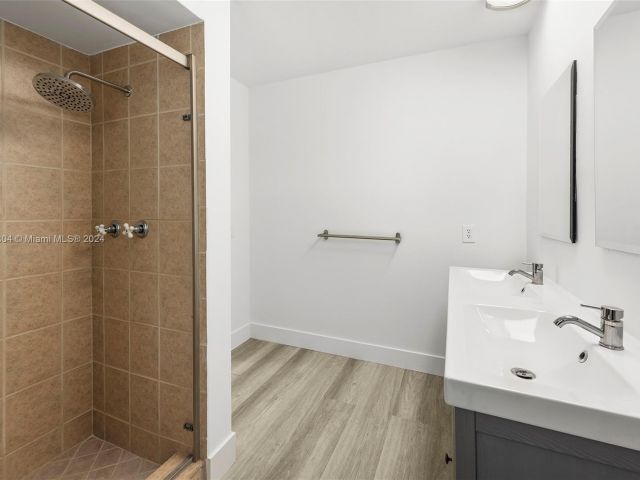 Продажа дома по адресу 661 Layne Blvd - фото 5524840