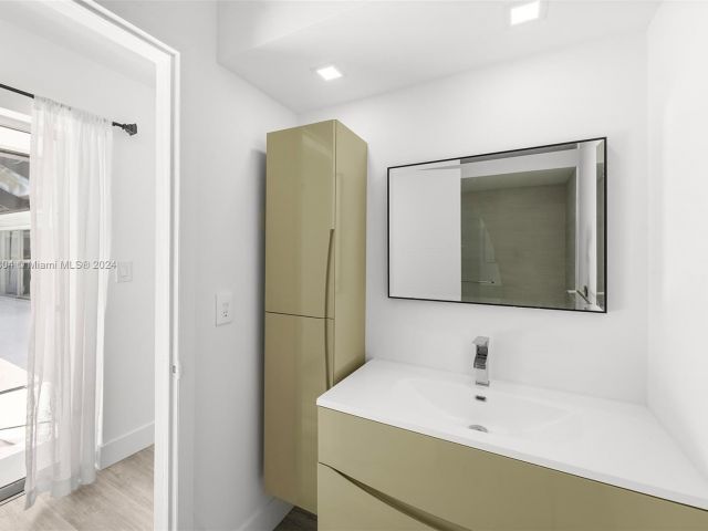 Продажа дома по адресу 661 Layne Blvd - фото 5524843