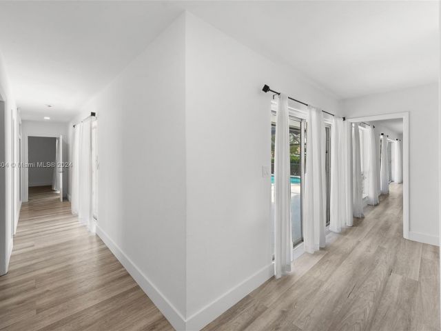 Продажа дома по адресу 661 Layne Blvd - фото 5524844