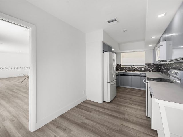 Продажа дома по адресу 661 Layne Blvd - фото 5524845