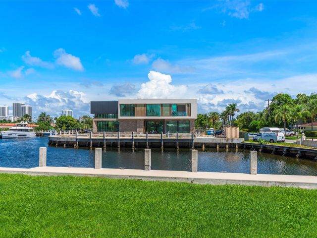 Продажа дома по адресу 661 Layne Blvd - фото 5524854