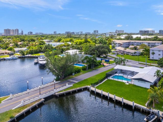 Продажа дома по адресу 661 Layne Blvd - фото 5524857