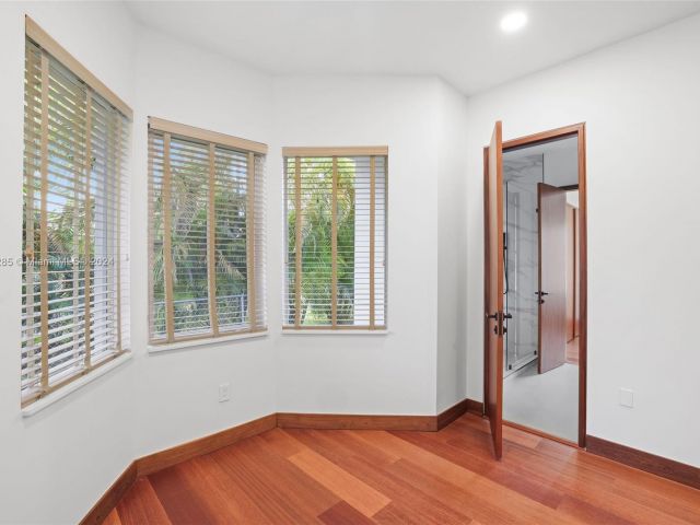 Продажа дома по адресу 543 Hibiscus Dr - фото 5524685