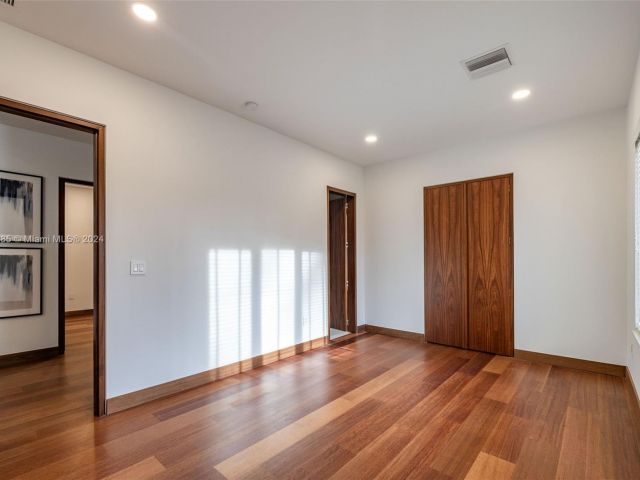 Продажа дома по адресу 543 Hibiscus Dr - фото 5524691