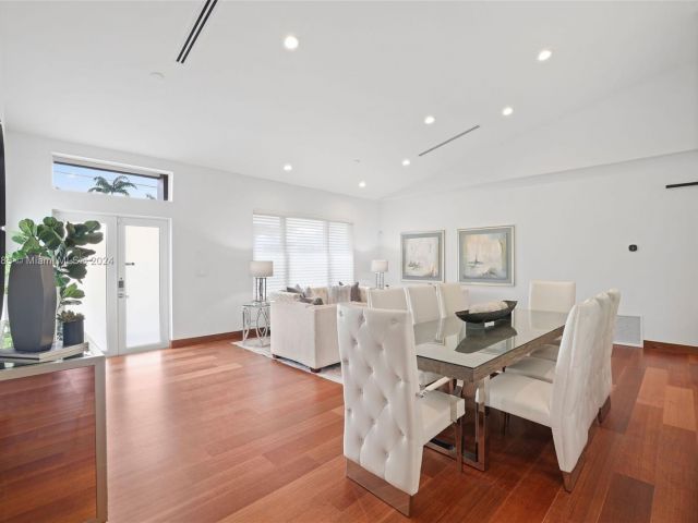 Продажа дома по адресу 543 Hibiscus Dr - фото 5524694