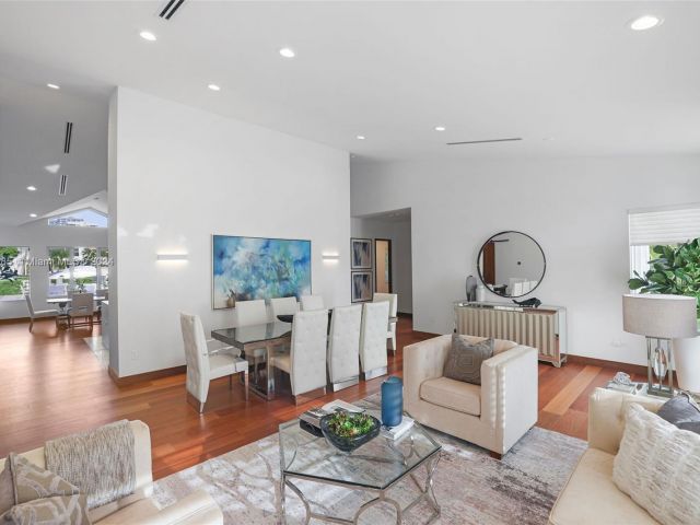 Продажа дома по адресу 543 Hibiscus Dr - фото 5524696