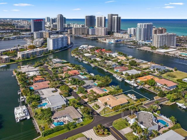 Продажа дома по адресу 543 Hibiscus Dr - фото 5524702