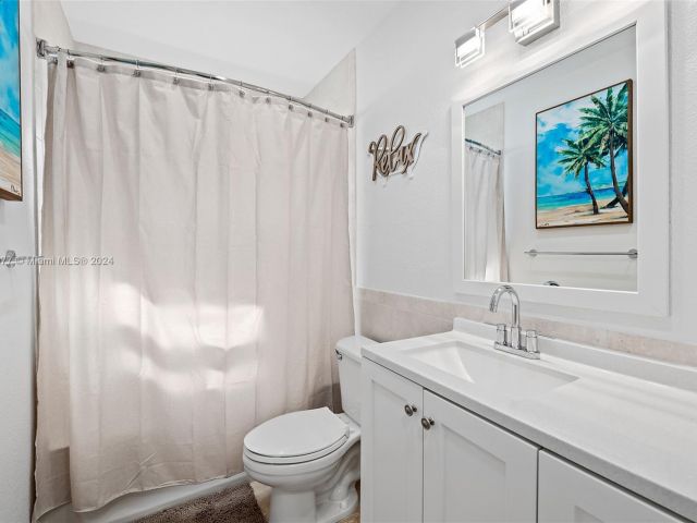 Дом в аренду по адресу 1931 NE 32nd Ave - фото 5726785