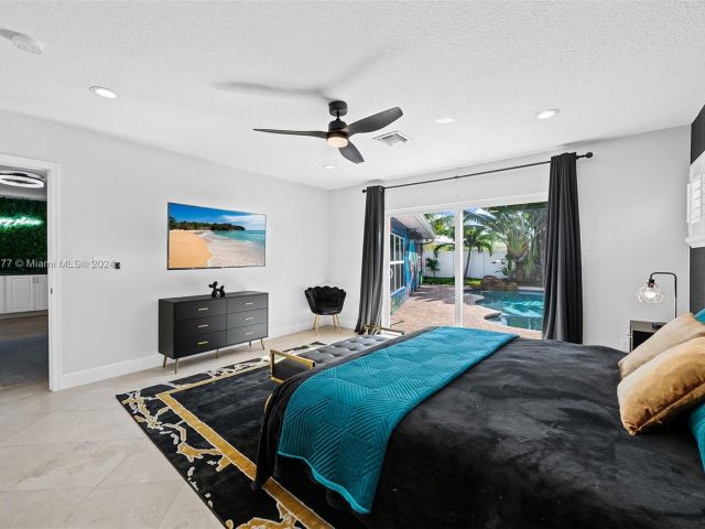 Дом в аренду по адресу 1931 NE 32nd Ave - фото 5726792