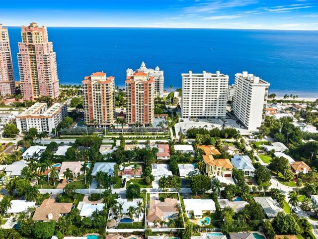 Дом в аренду по адресу 1931 NE 32nd Ave - фото 5726798