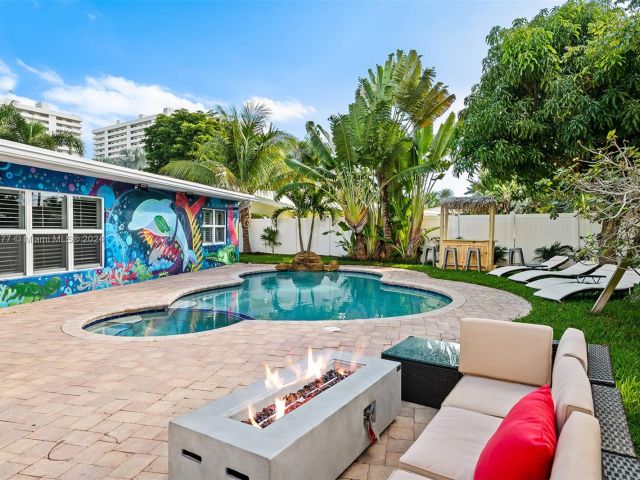 Дом в аренду по адресу 1931 NE 32nd Ave - фото 5726801