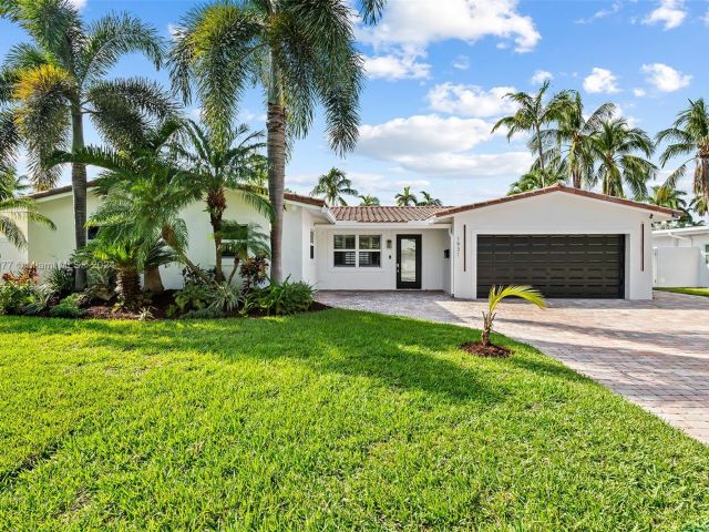 Дом в аренду по адресу 1931 NE 32nd Ave - фото 5726802