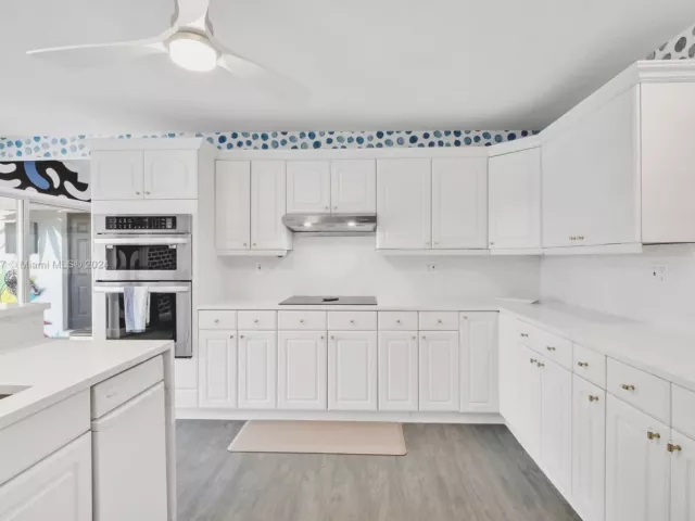 Дом в аренду по адресу 5830 NE 14th Rd - фото 5568249