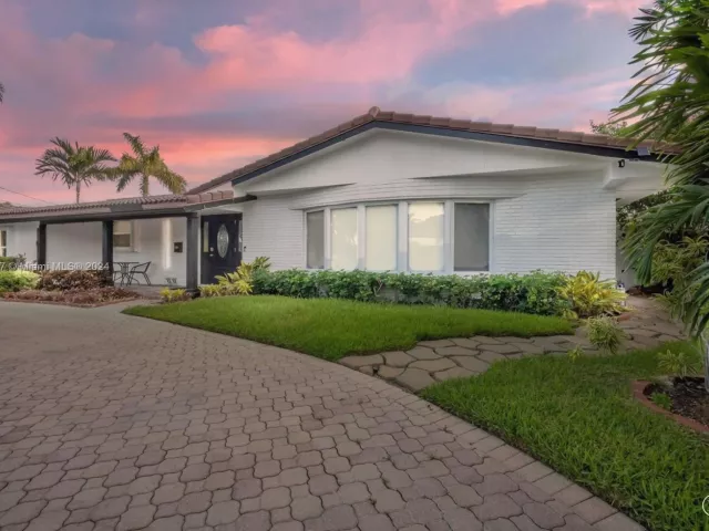 Дом в аренду по адресу 5830 NE 14th Rd - фото 5568264