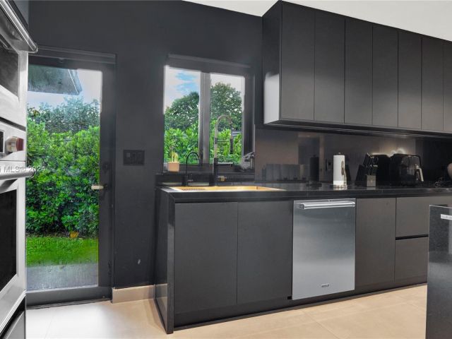 Продажа дома по адресу 63 SW 31st Rd - фото 5716326