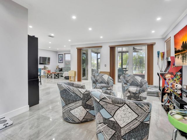 Продажа дома по адресу 325 NW 153rd Avenue - фото 5883938