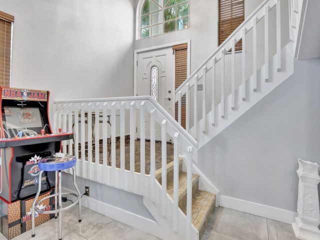 Продажа дома по адресу 325 NW 153rd Avenue - фото 5883942