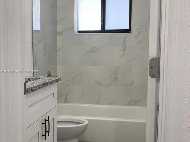 Продажа дома по адресу 1810 NW 69th Ter - фото 6008615