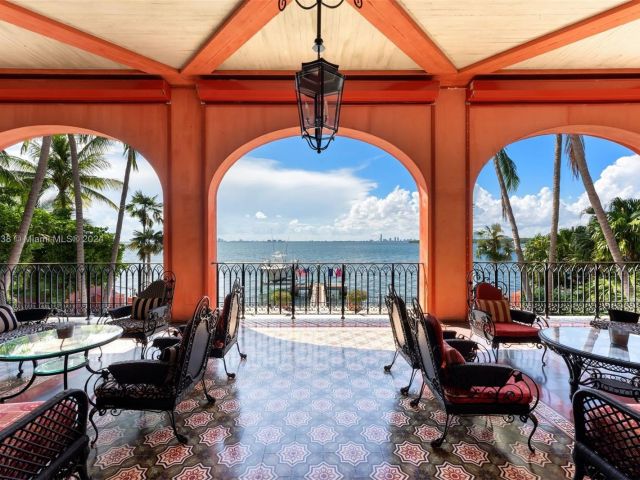 Продажа дома по адресу 230 Harbor Drive - фото 5573388