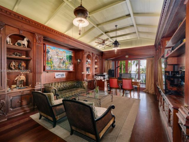 Продажа дома по адресу 230 Harbor Drive - фото 5573389