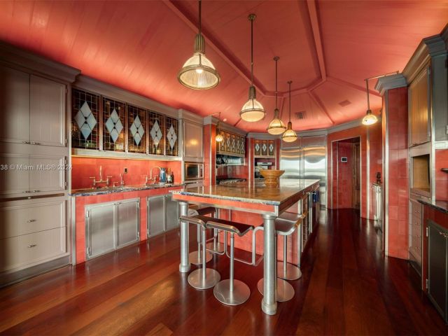 Продажа дома по адресу 230 Harbor Drive - фото 5573391