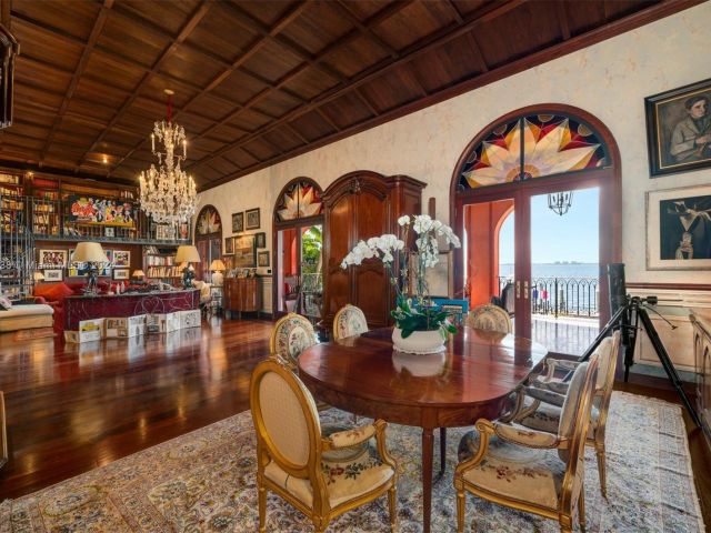 Продажа дома по адресу 230 Harbor Drive - фото 5573397