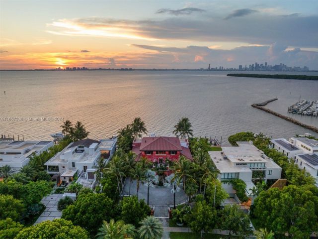 Продажа дома по адресу 230 Harbor Drive - фото 5573401