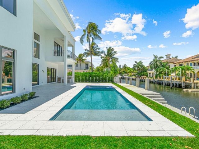 Продажа дома по адресу 3110 NE 59th St - фото 6009917