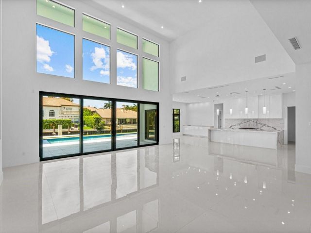 Продажа дома по адресу 3110 NE 59th St - фото 6009918