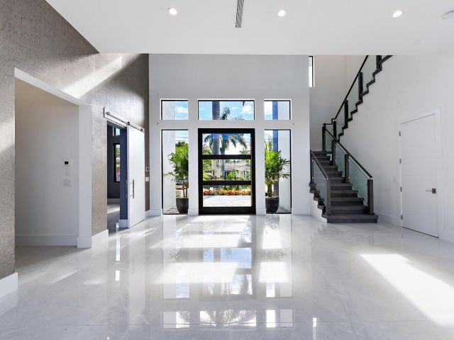 Продажа дома по адресу 3110 NE 59th St - фото 6009919