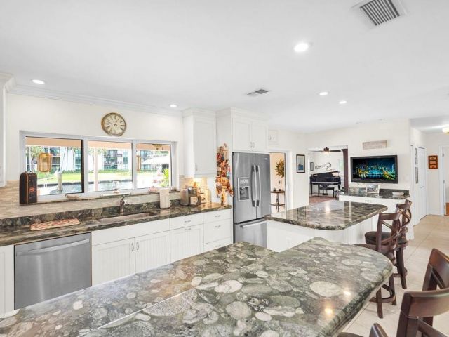 Продажа дома по адресу 1336 SW 10th St - фото 6201446