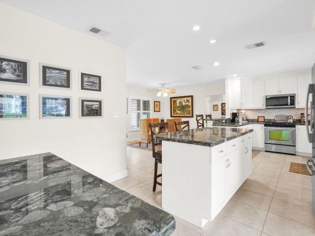 Продажа дома по адресу 1336 SW 10th St - фото 6201449