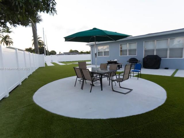 Продажа дома по адресу 3240 SW 17th Street - фото 6249438