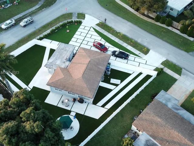 Продажа дома по адресу 3240 SW 17th Street - фото 6249443