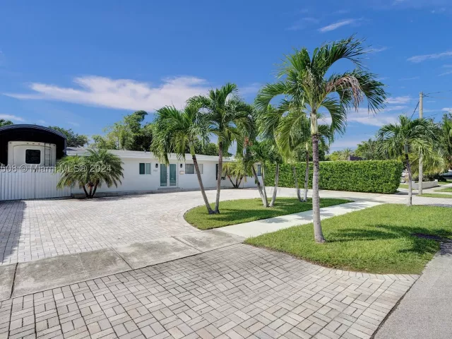 Продажа дома по адресу 1910 N Hibiscus Dr - фото 9047965