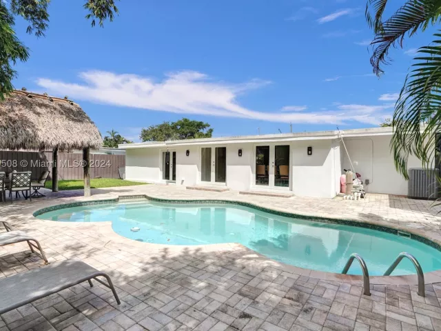 Продажа дома по адресу 1910 N Hibiscus Dr - фото 9047991