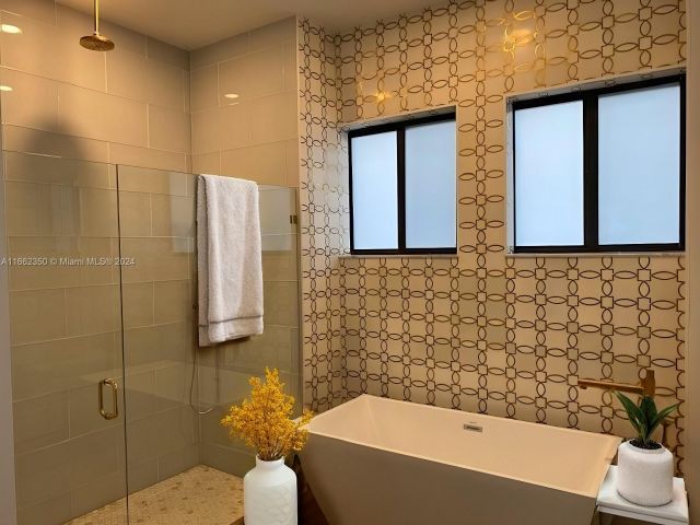 Продажа дома по адресу 24440 SW 209th Pl - фото 5599392