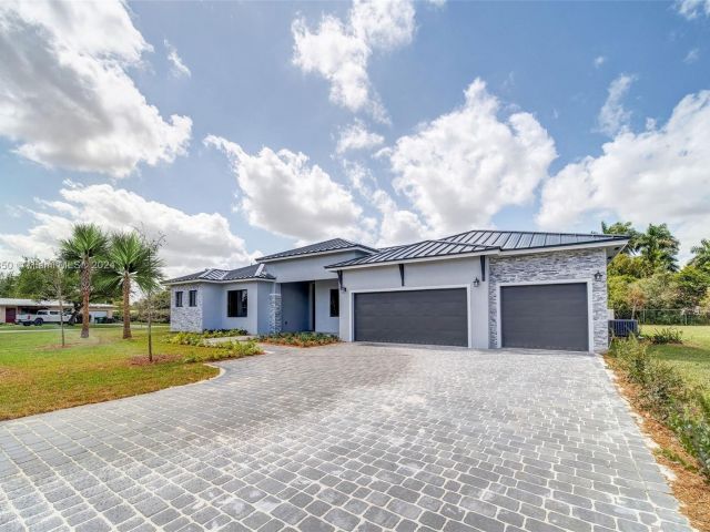 Продажа дома по адресу 24440 SW 209th Pl - фото 5599404