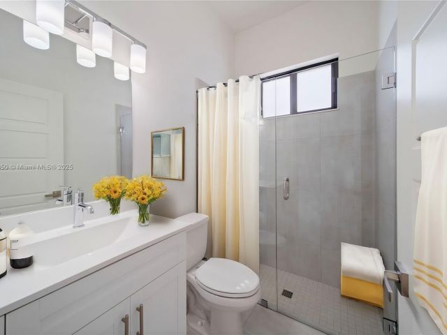 Продажа дома по адресу 24440 SW 209th Pl - фото 5829606