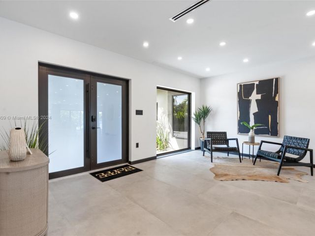 Продажа дома по адресу 2261 NE 192nd St - фото 5715343