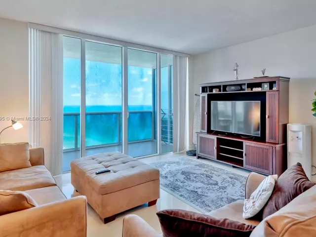 Продажа квартиры #4709 - фото 6185925