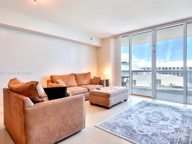 Продажа квартиры #4709 - фото 6185926