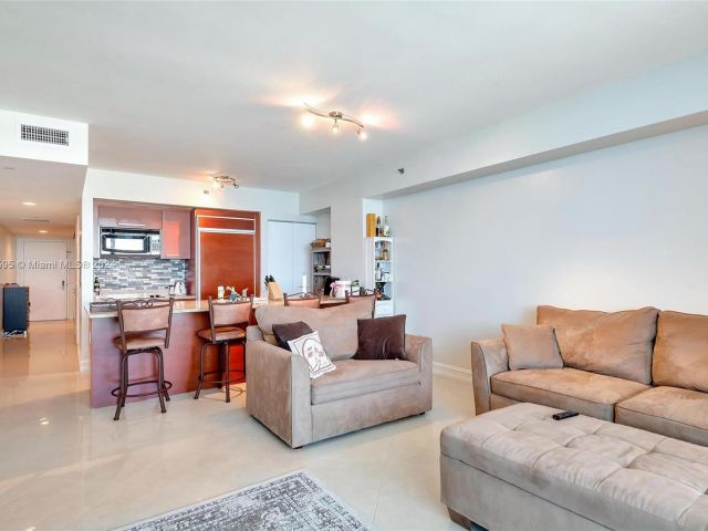 Продажа квартиры #4709 - фото 6185924