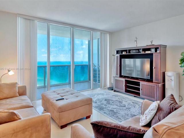 Продажа квартиры #4709 - фото 6185925