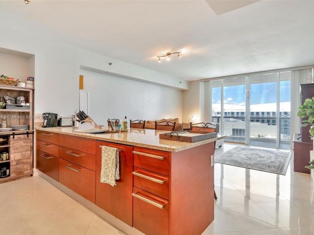 Продажа квартиры #4709 - фото 6185930