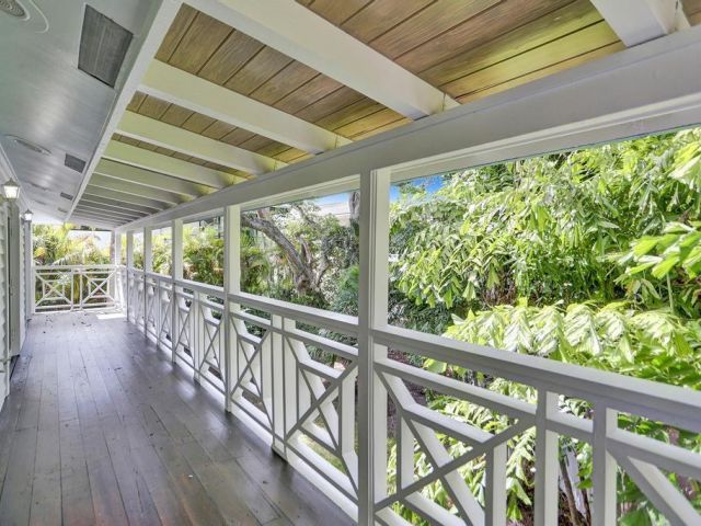 Продажа дома по адресу 109 SE Olive Way - фото 5730986